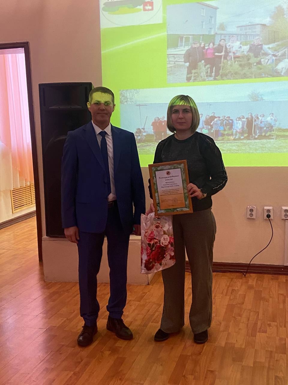 Уральский завод противогололедных материалов удостоен благодарности за вклад в озеленение Прикамья